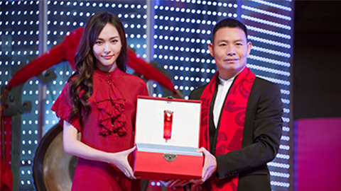 中国美正当红，，代理管理网A股上市，，引领新时代